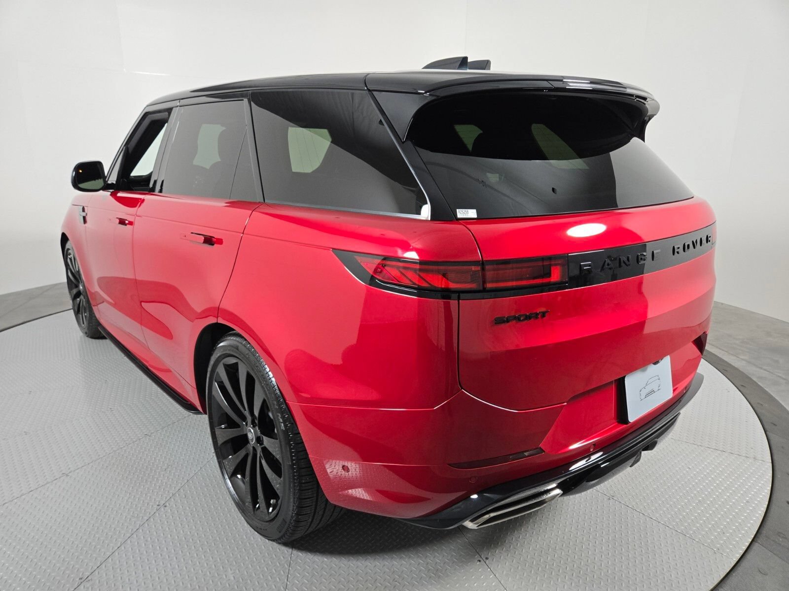 Used 2025 Land Rover Range Rover Sport Dynamic SE AWD/4WD image 17