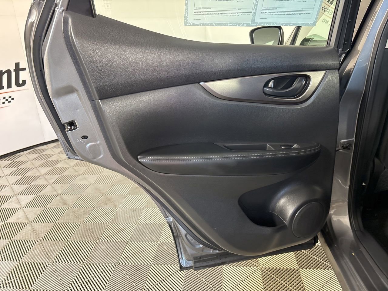 Used 2021 Nissan Rogue Sport S image 20