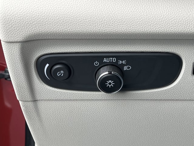 Used 2023 Buick Envision Avenir image 27