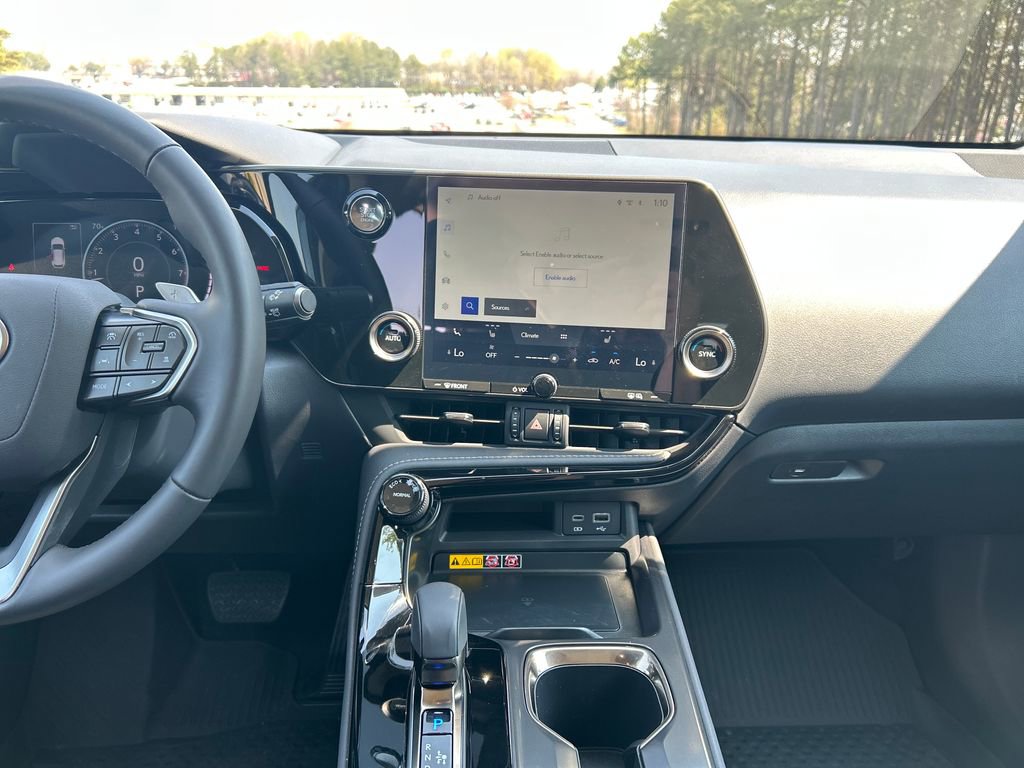 Used 2025 Lexus NX 250 FWD image 18