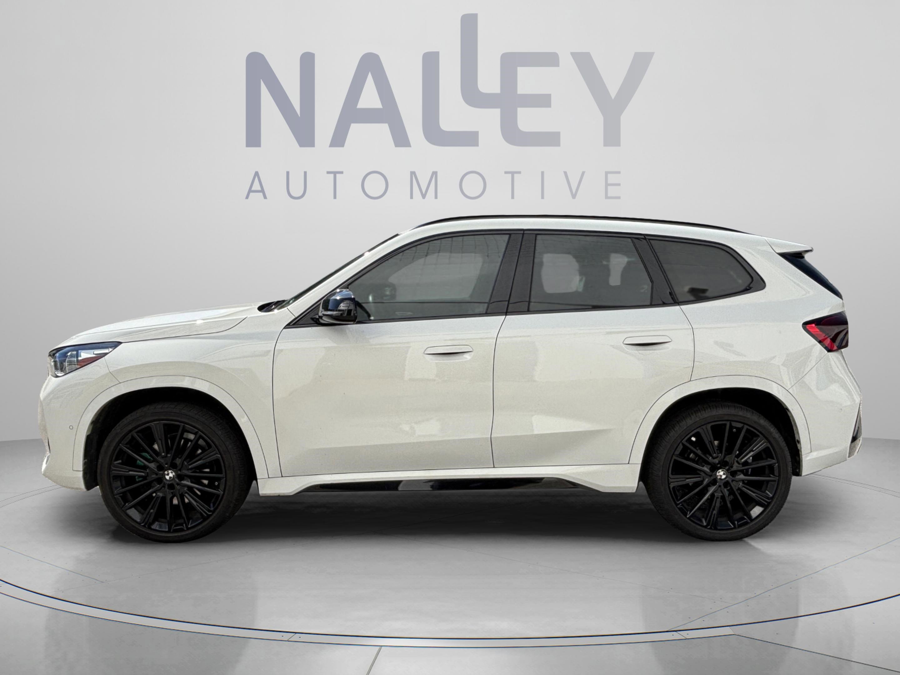 Used 2023 BMW X1 xDrive28i w/ M Sport Package image 2