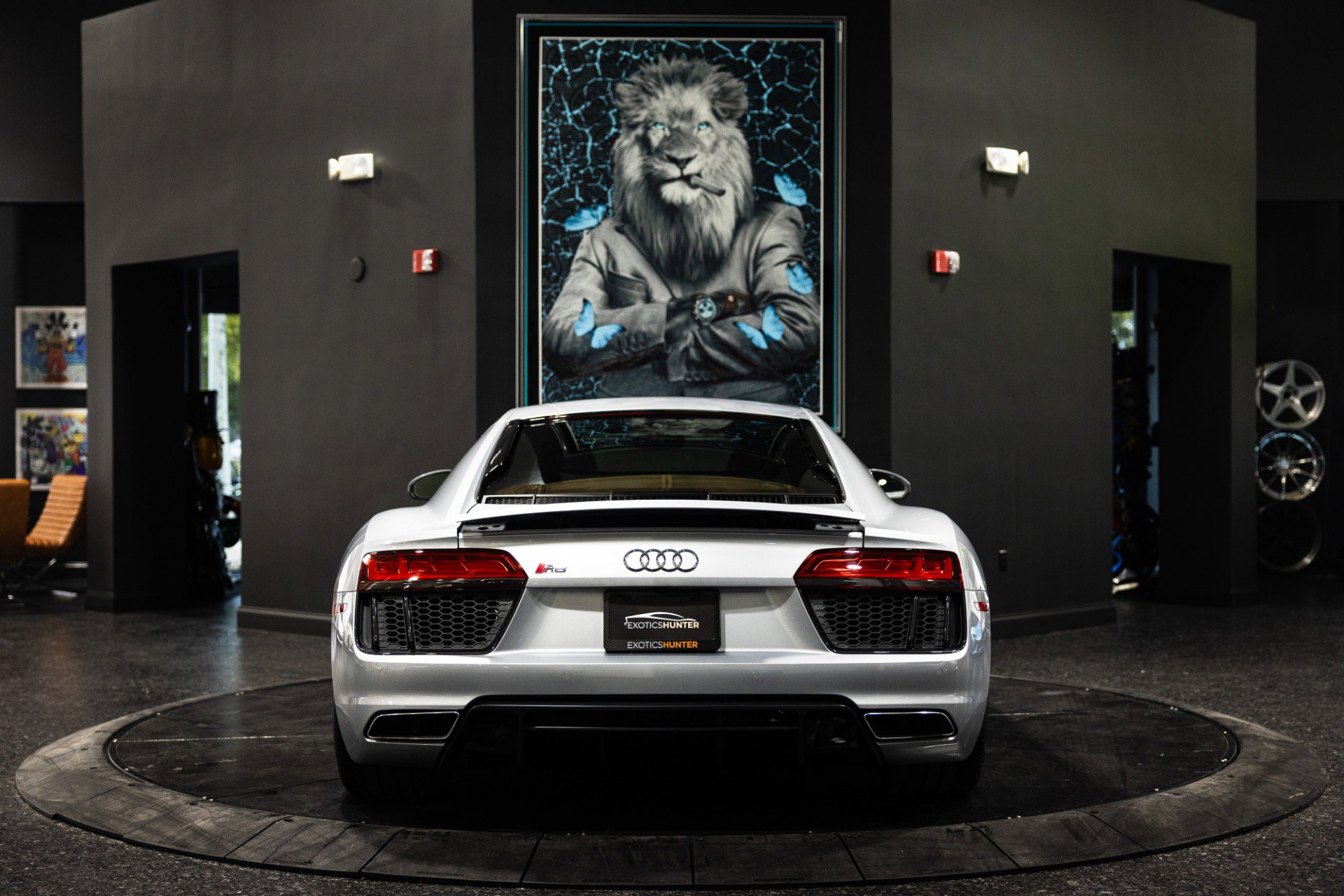 Used 2017 Audi R8 V10 w/ Carbon Exterior Package image 5