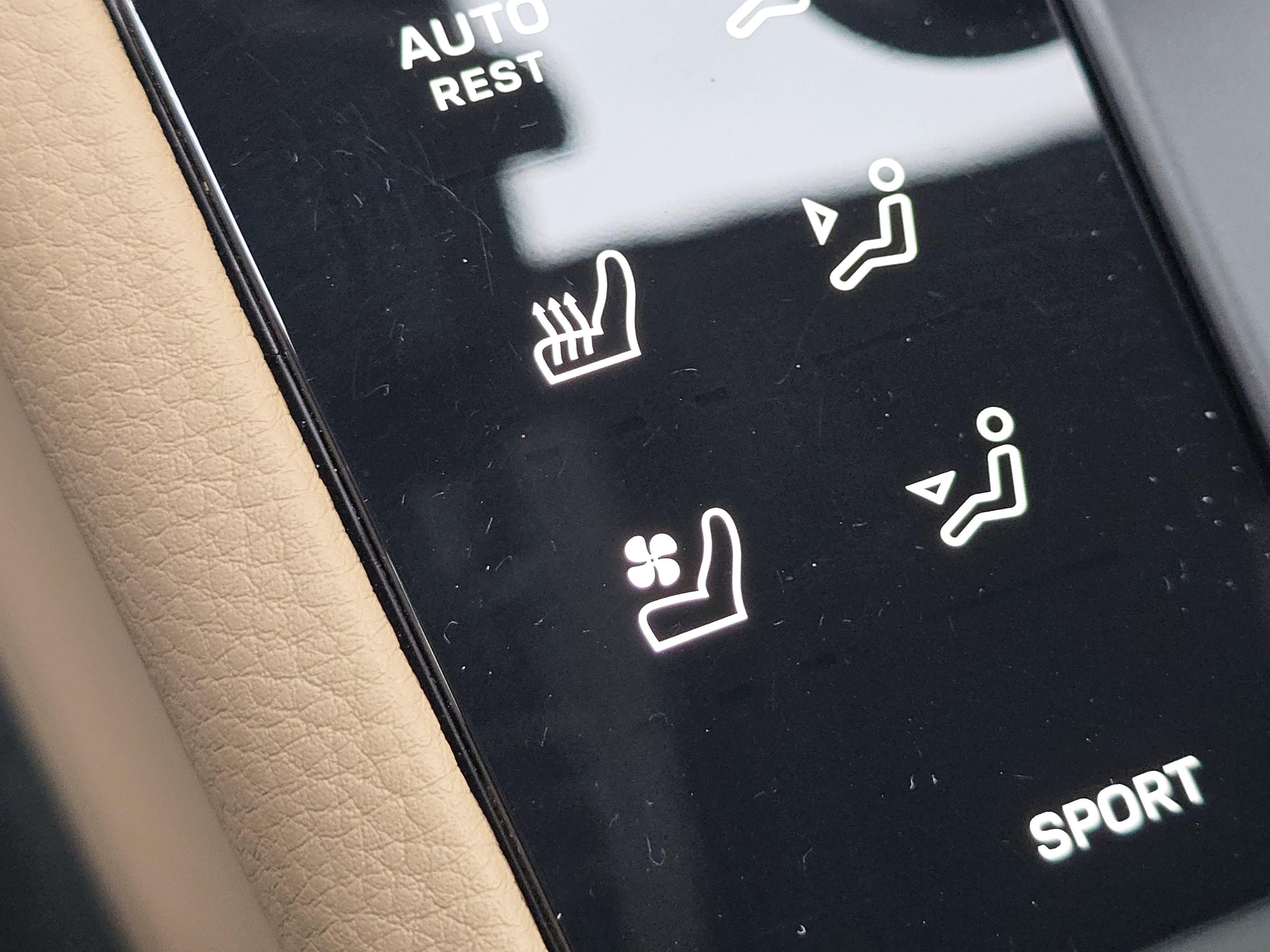 Certified 2025 Porsche Macan image 25