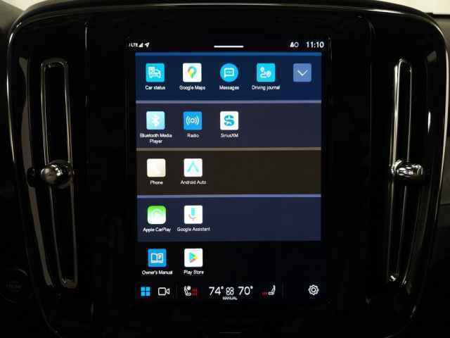 Certified 2025 Volvo XC40 B5 Core image 26