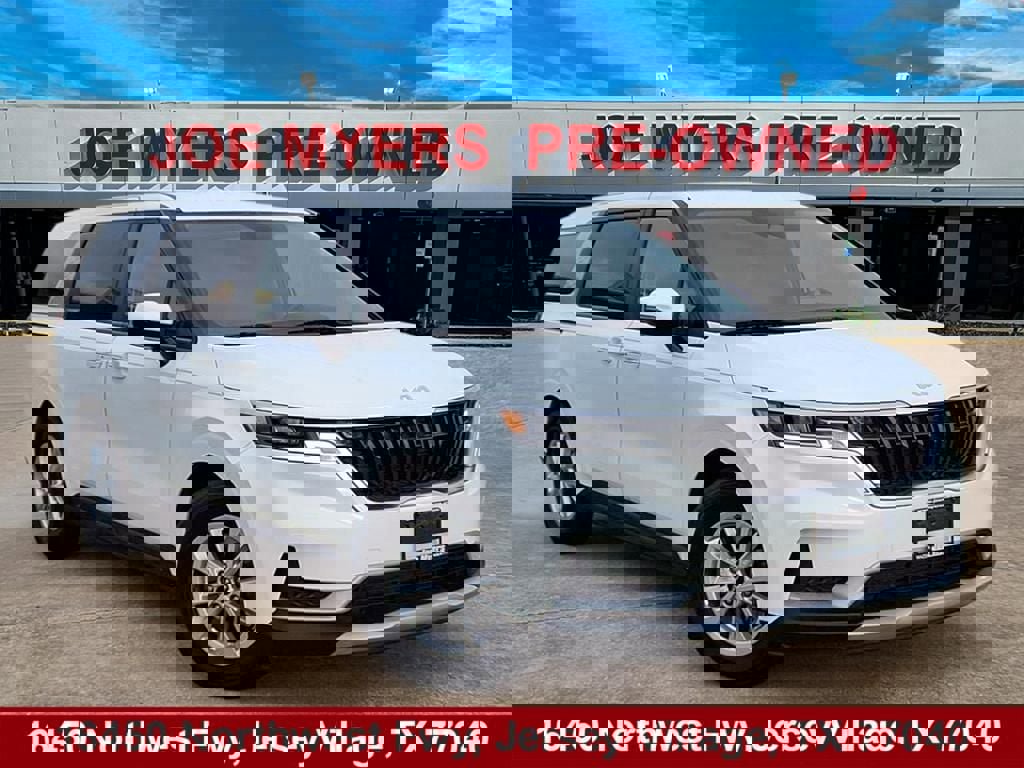 Used 2024 Kia Carnival LX image 1