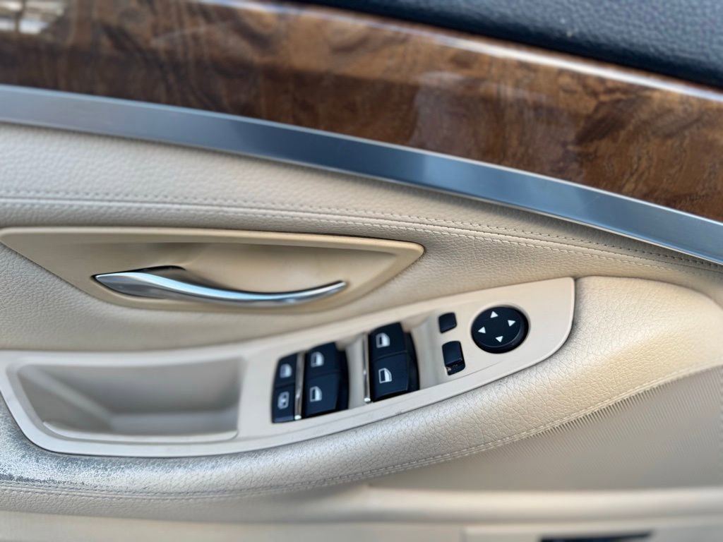 Used 2011 BMW 535i Sedan image 9