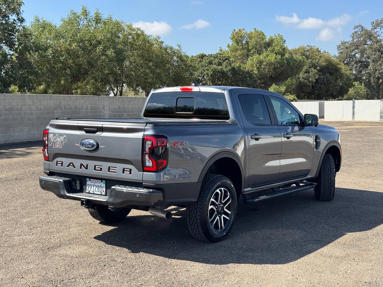 Used 2025 Ford Ranger Lariat w/ FX4 Off-Road Package AWD/4WD image 4