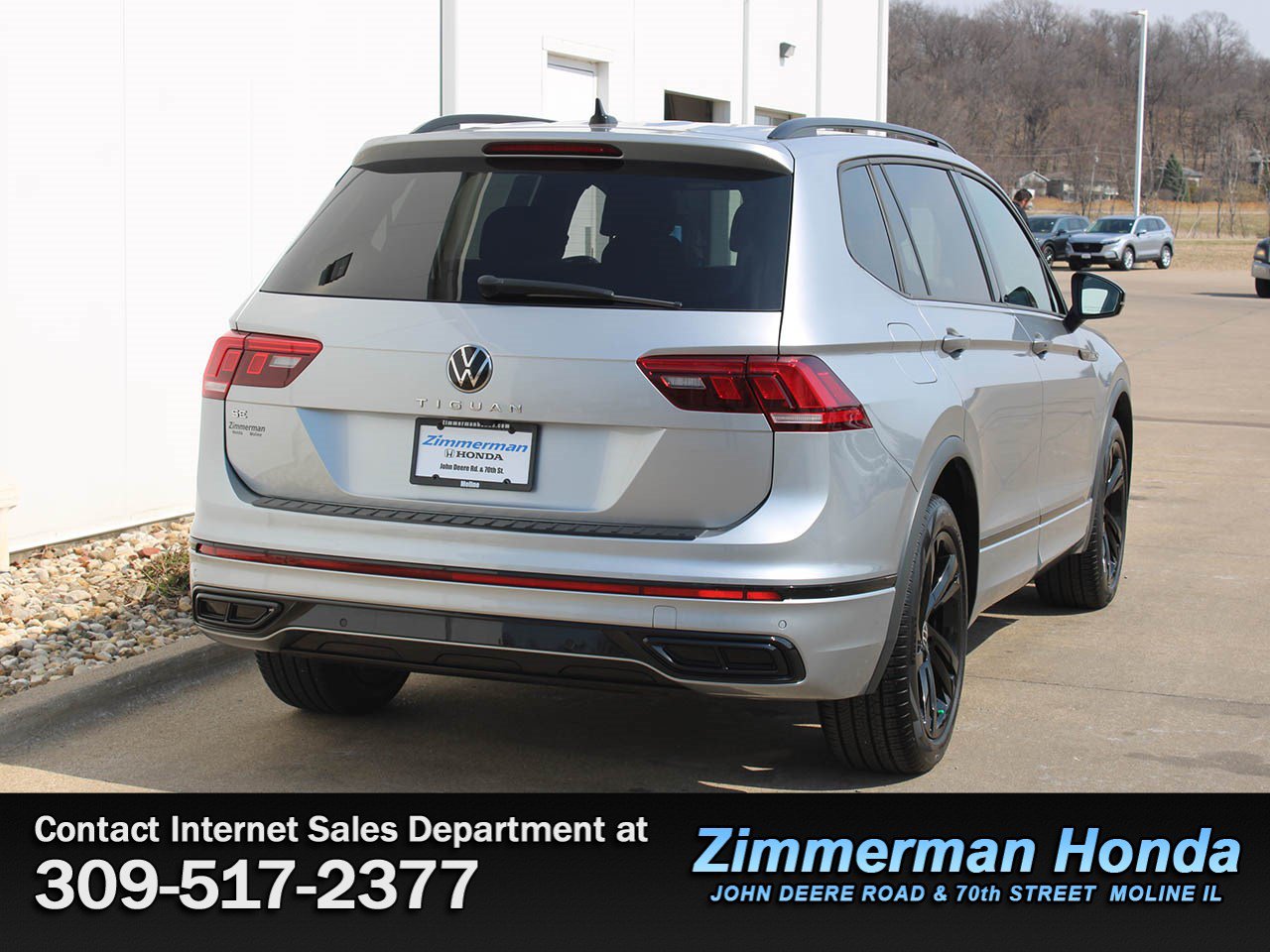 Used 2023 Volkswagen Tiguan SE R-Line FWD image 2