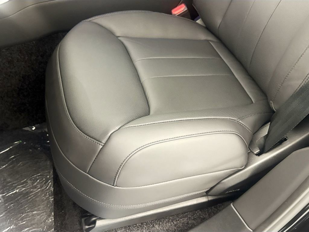 New 2026 Land Rover Range Rover SE image 19