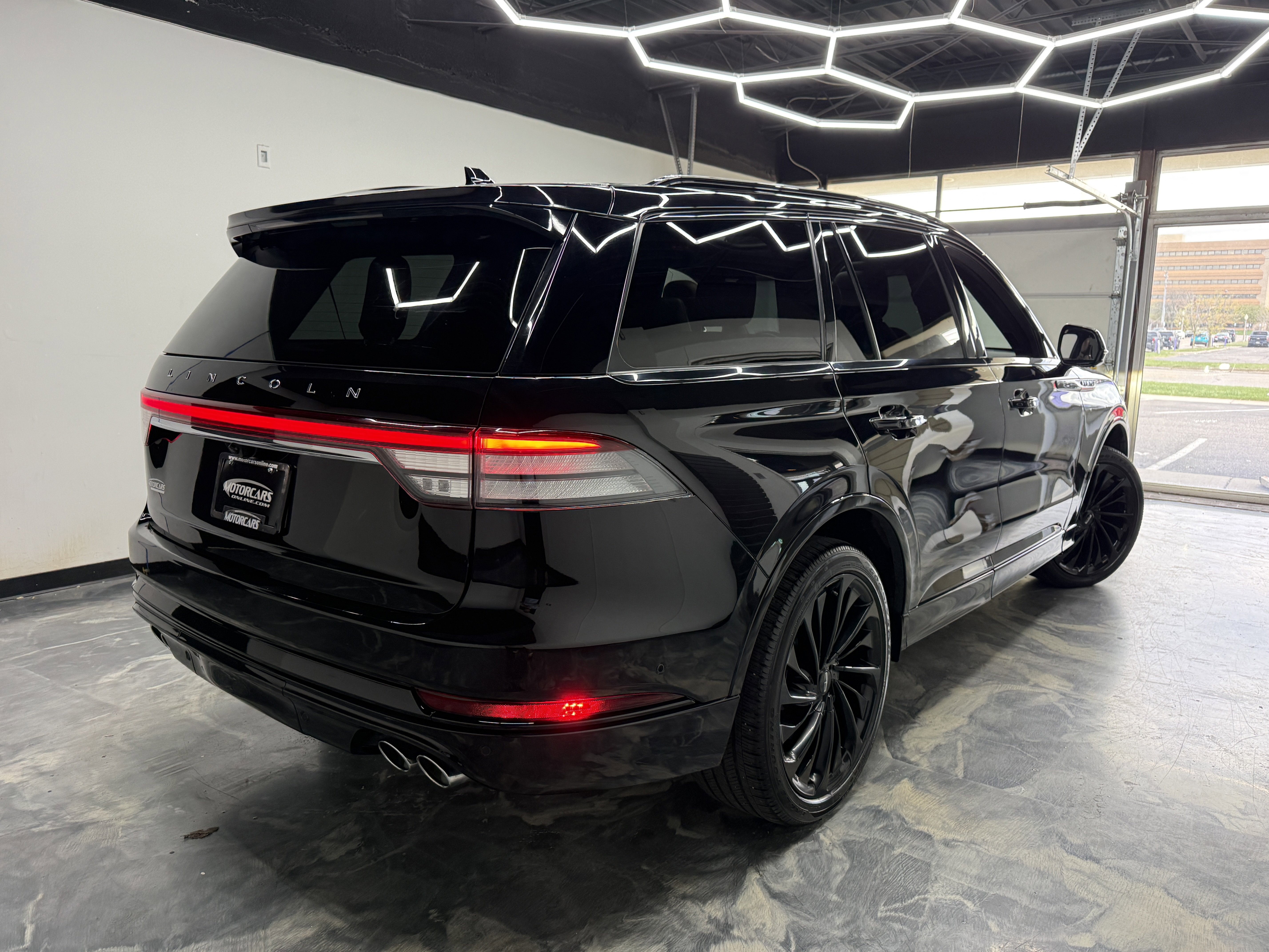 Used 2023 Lincoln Aviator Reserve w/ Equipment Group 201A image 5