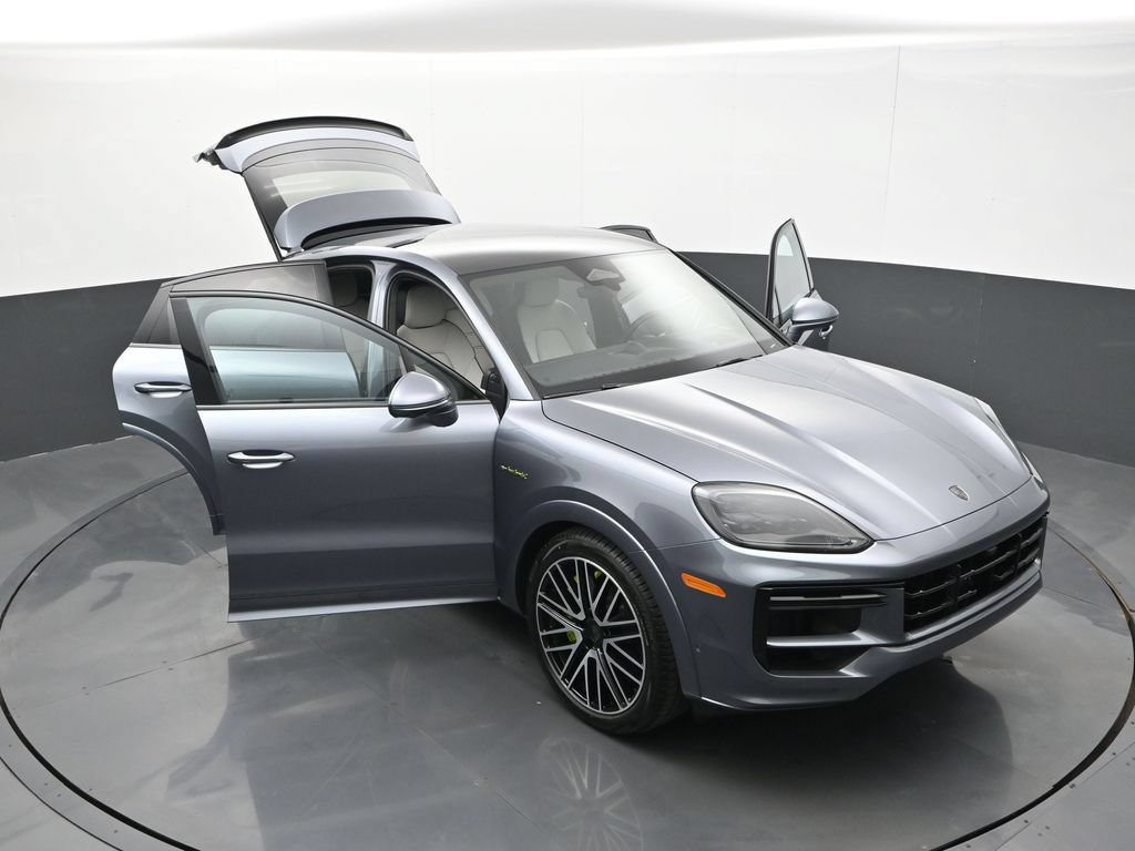 New 2026 Porsche Cayenne Turbo AWD/4WD image 33