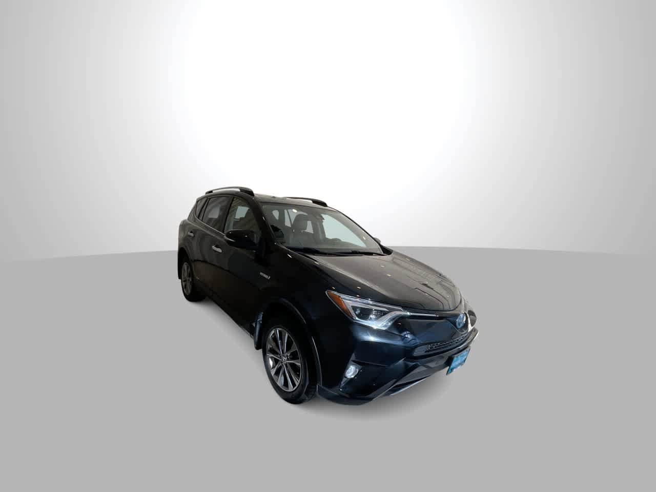 Used 2018 Toyota RAV4 Limited AWD/4WD image 2