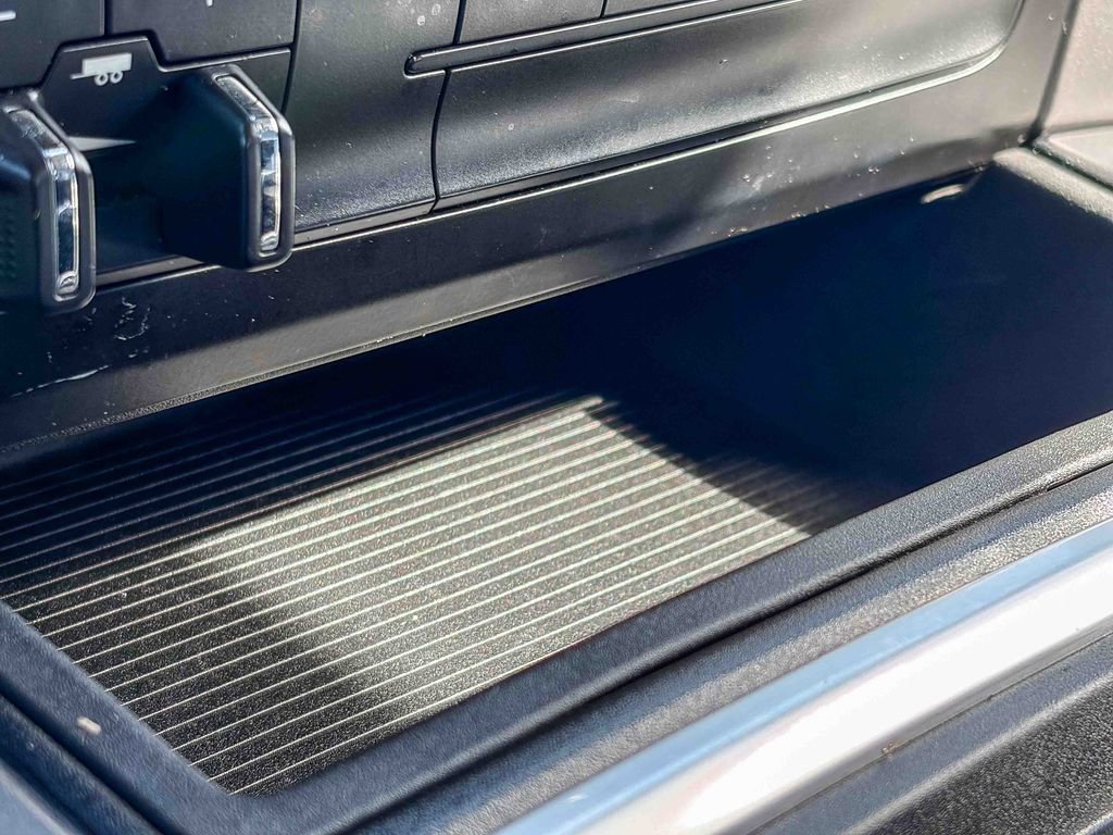 Used 2022 RAM 1500 Classic SLT w/ Electronics Group AWD/4WD image 31