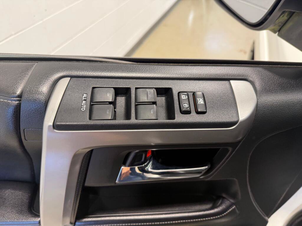 Used 2016 Toyota 4Runner SR5 Premium RWD image 21
