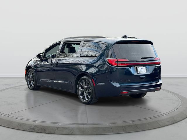 Used 2025 Chrysler Pacifica Limited FWD image 6