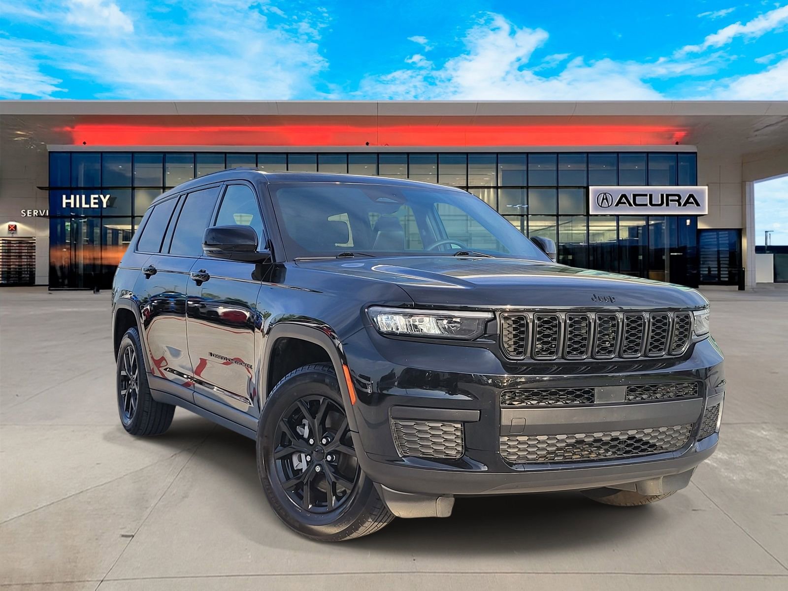 Used 2025 Jeep Grand Cherokee L Altitude RWD image 1