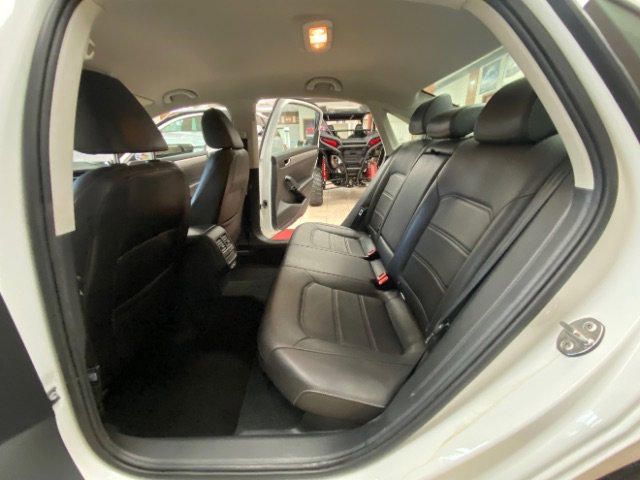 Used 2020 Volkswagen Passat 2.0T SE FWD image 12