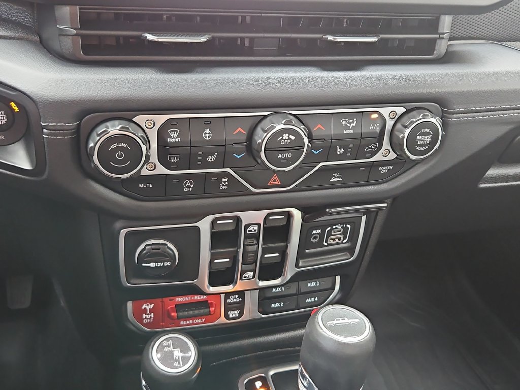Used 2025 Jeep Gladiator Rubicon w/ Convenience Group AWD/4WD image 24