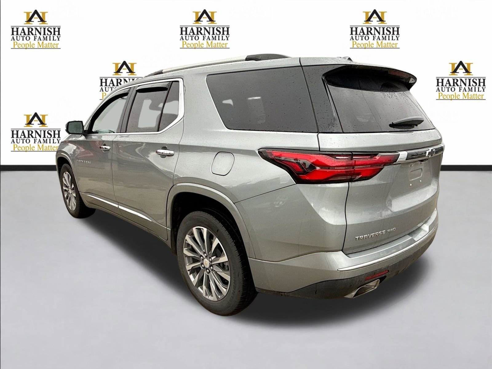 Used 2023 Chevrolet Traverse Premier image 3
