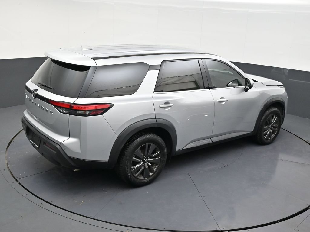 Used 2022 Nissan Pathfinder S image 16