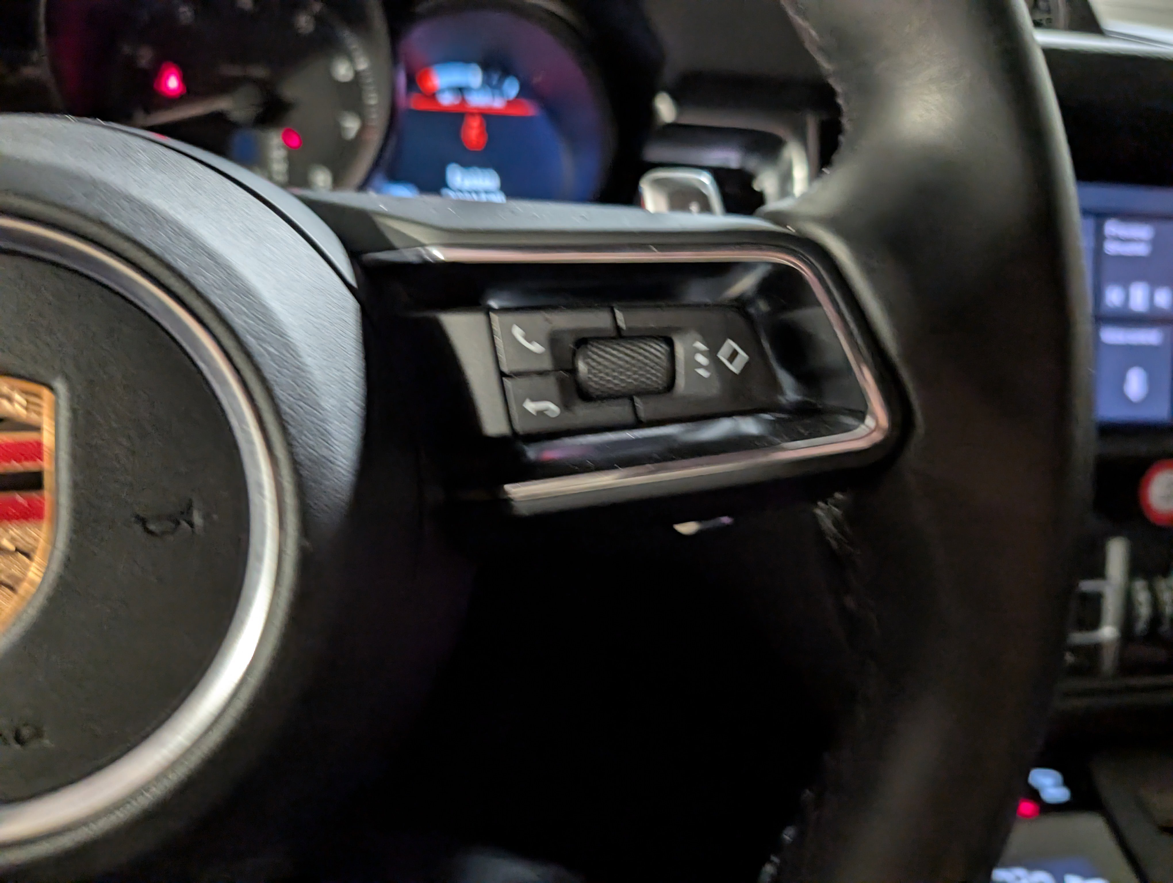 Used 2024 Porsche Macan image 29