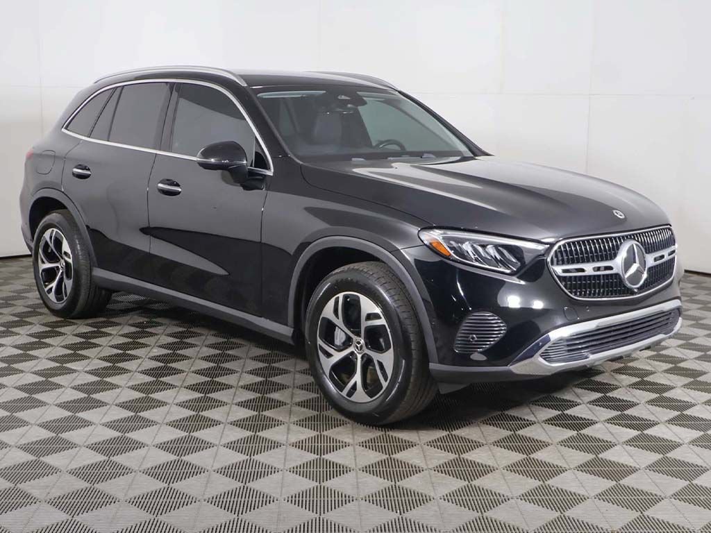 Used 2025 Mercedes-Benz GLC 350e 4MATIC image 55