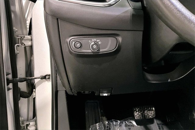 Used 2018 Chevrolet Equinox LS image 38