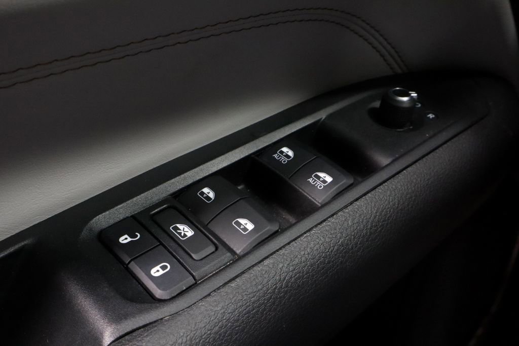 Used 2022 Jeep Compass Limited image 25