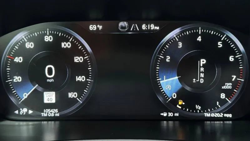 Used 2019 Volvo XC90 T6 R-Design w/ Protection Package Premier AWD/4WD image 28