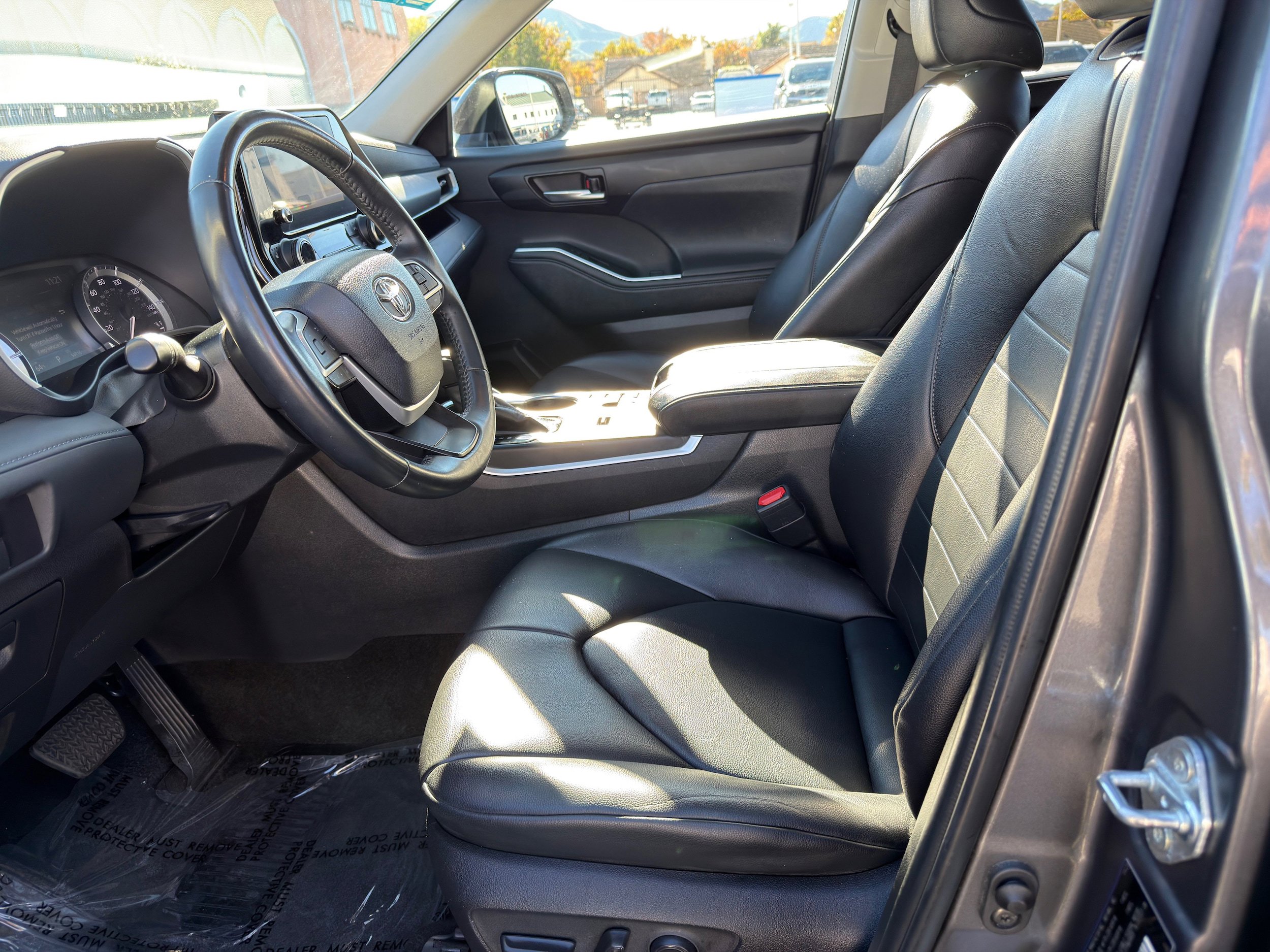 Used 2024 Toyota Highlander XLE image 22