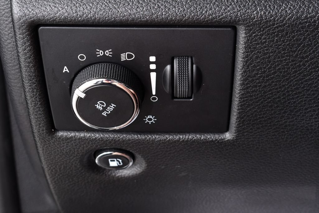 Used 2021 Jeep Grand Cherokee Laredo X AWD/4WD image 31