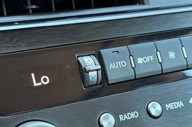 Used 2023 Lexus ES 250 w/ Premium Package AWD/4WD image 29