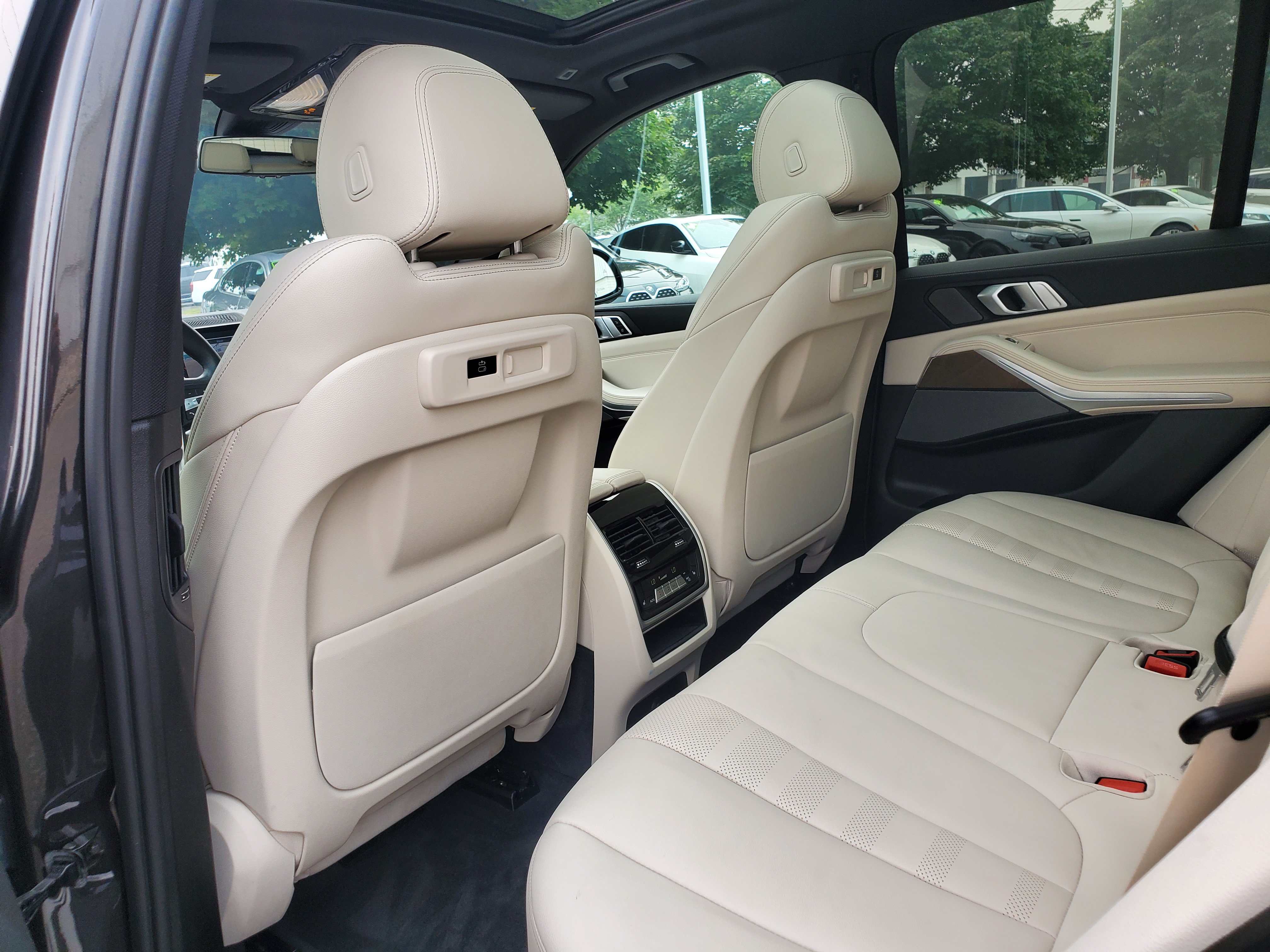 Used 2021 BMW X5 xDrive40i w/ Premium Package AWD/4WD image 36