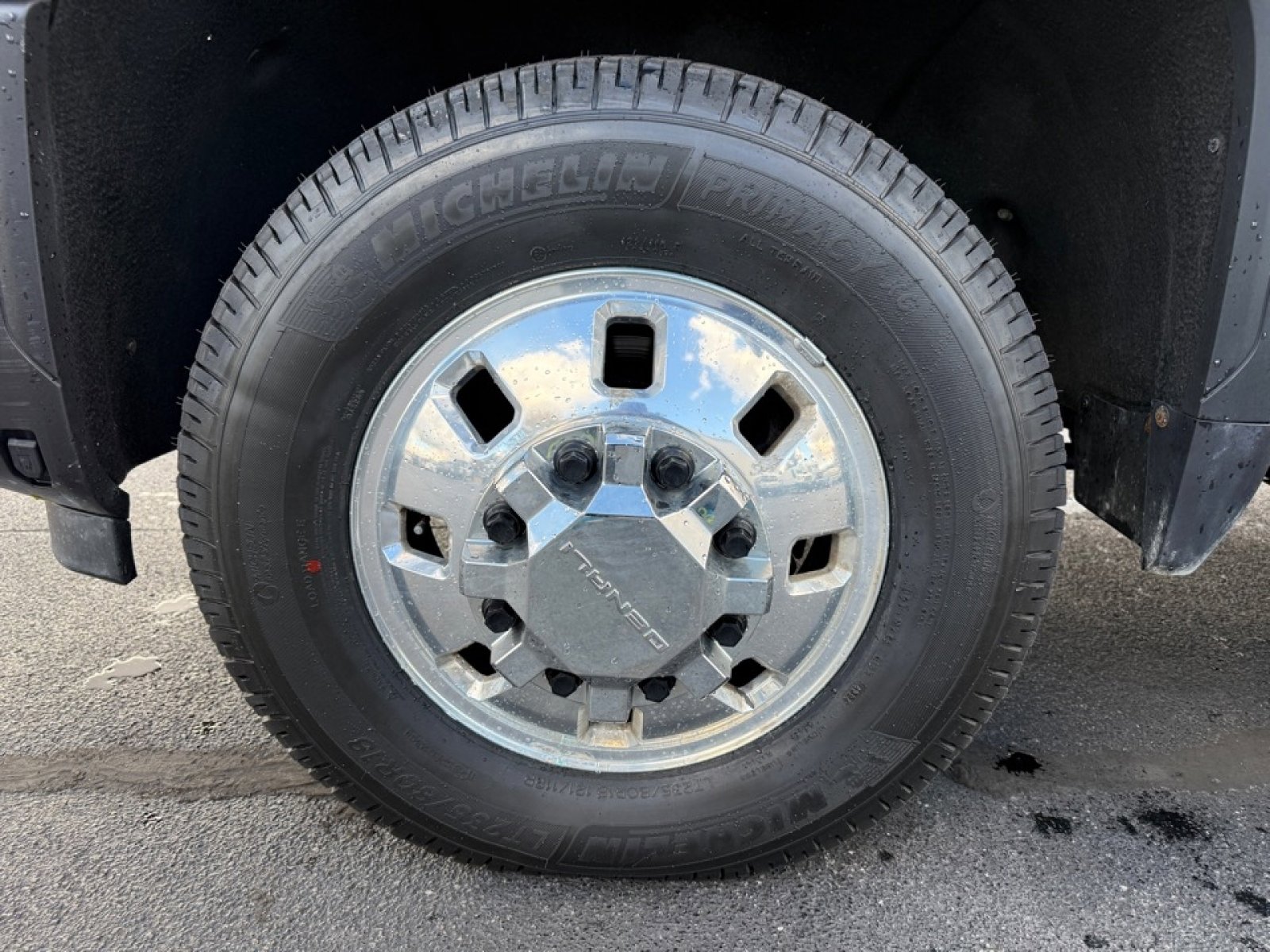 Used 2024 GMC Sierra 3500 Denali w/ Technology Package image 39