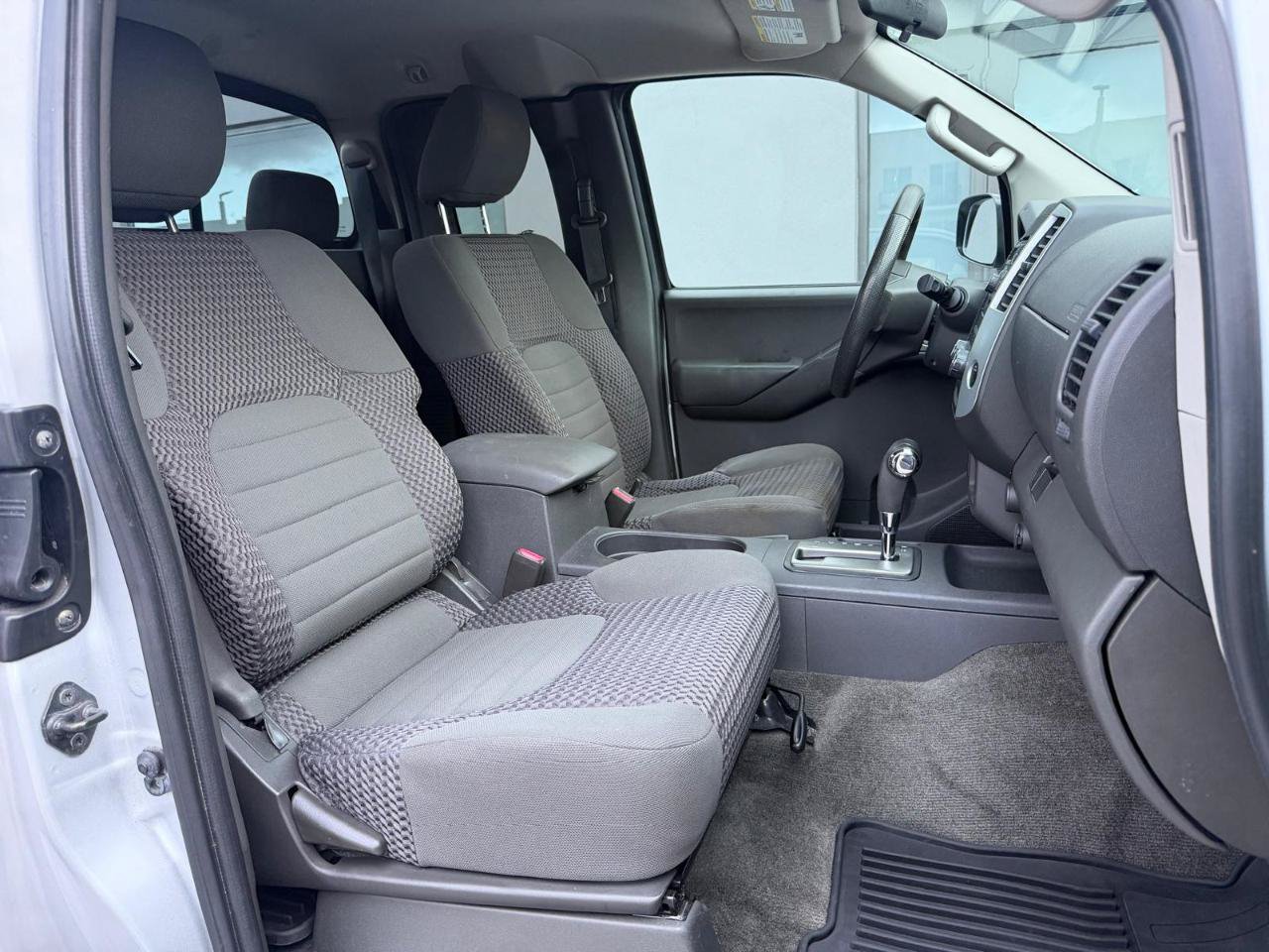 Used 2012 Nissan Frontier SV RWD image 17