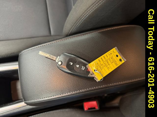 Used 2018 Chevrolet Cruze LT image 25