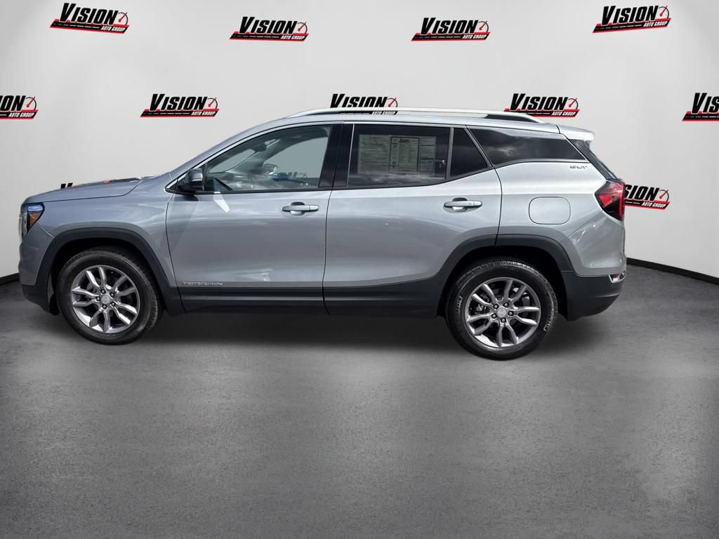 Used 2023 GMC Terrain SLT w/ LPO, Floor Liner Package AWD/4WD image 8