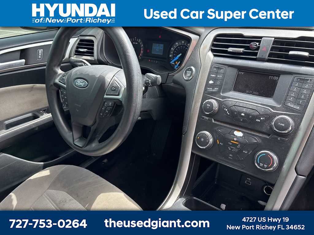 Used 2017 Ford Fusion S FWD image 5