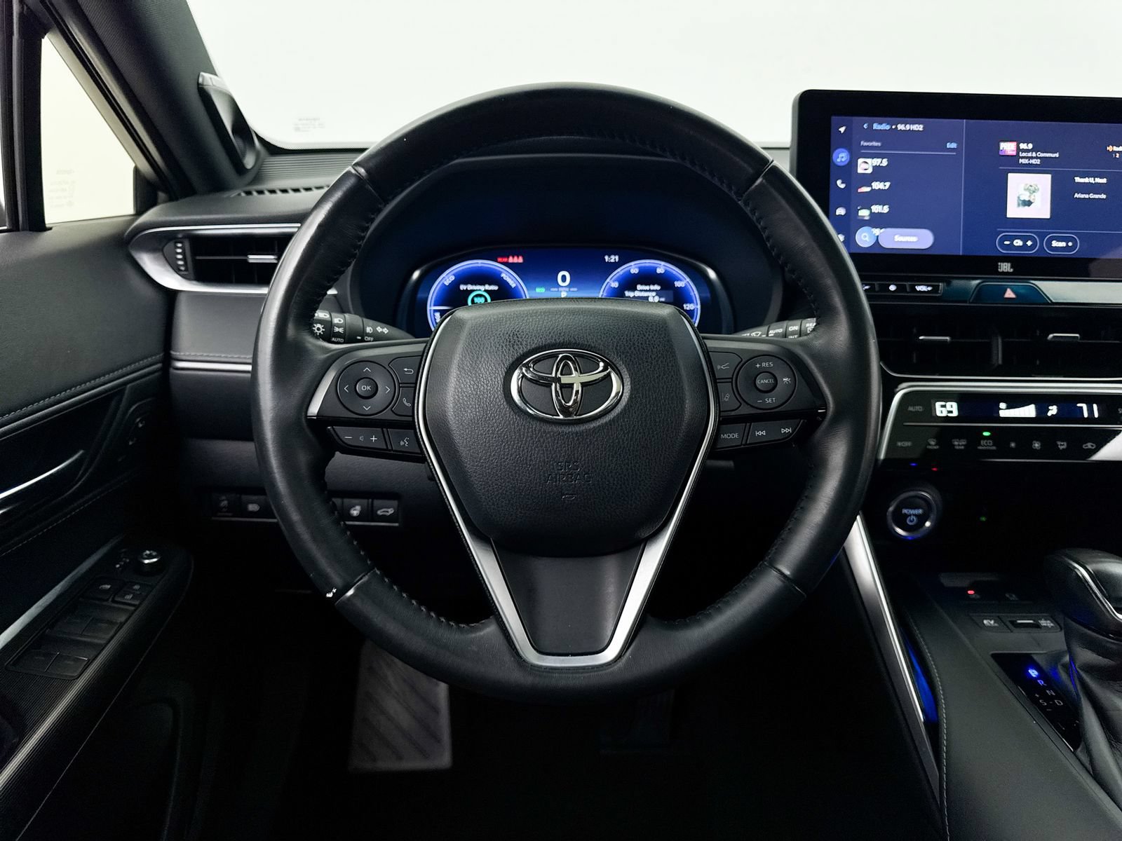 Used 2023 Toyota Venza Limited AWD/4WD image 32