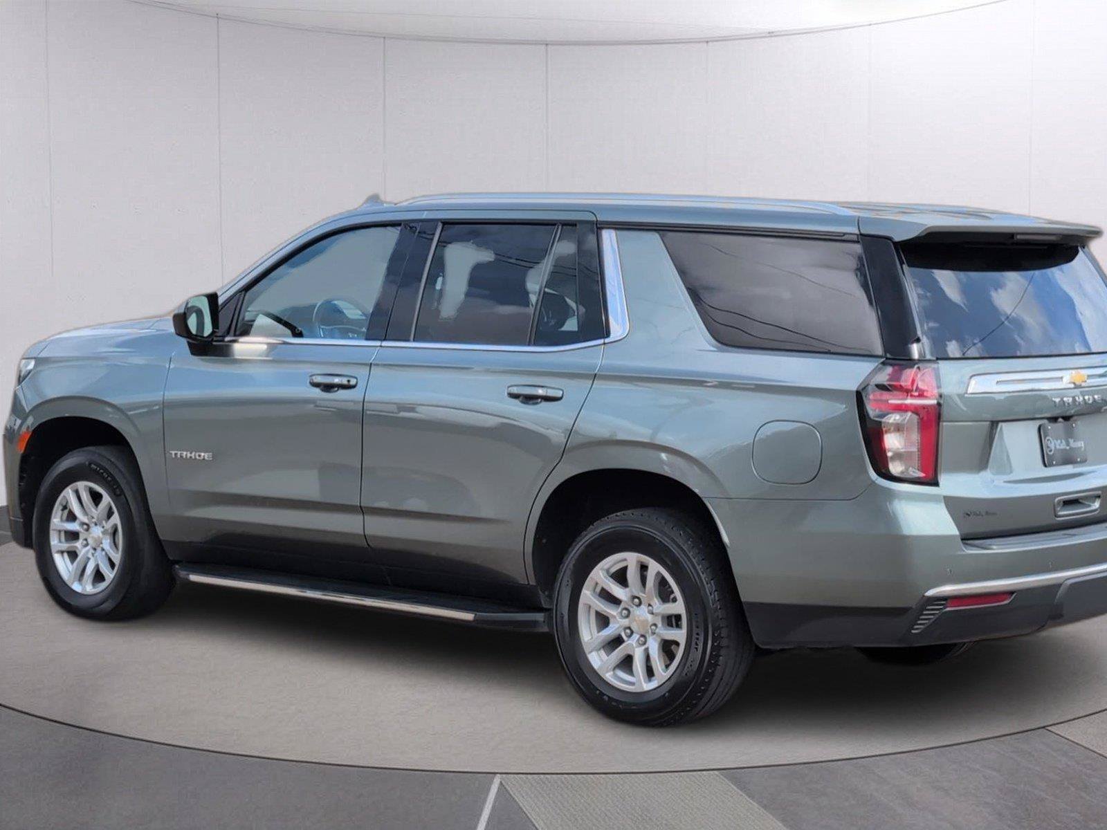 Used 2024 Chevrolet Tahoe LT RWD image 3