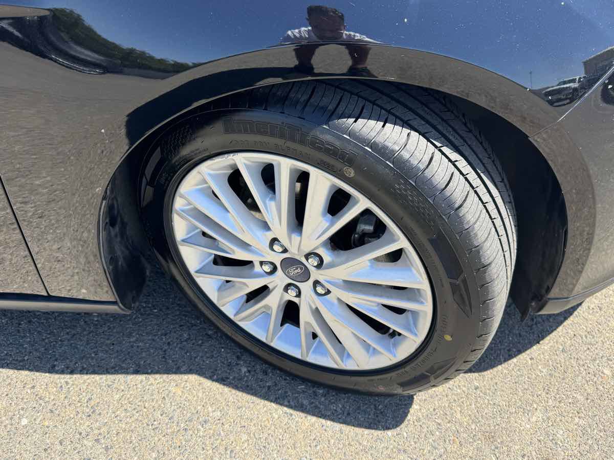 Used 2018 Ford Focus Titanium FWD image 39
