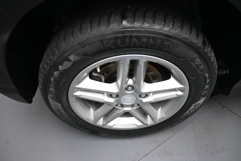 Used 2019 Hyundai Kona SE AWD/4WD image 12