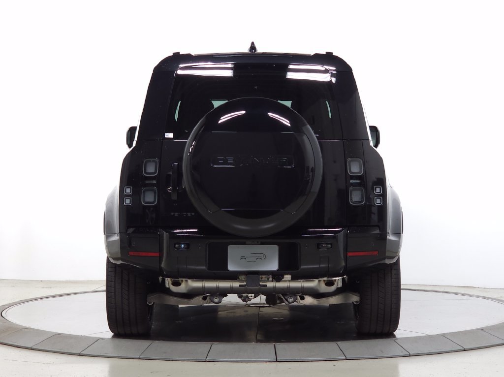 New 2026 Land Rover Defender 110 X-Dynamic SE AWD/4WD image 4