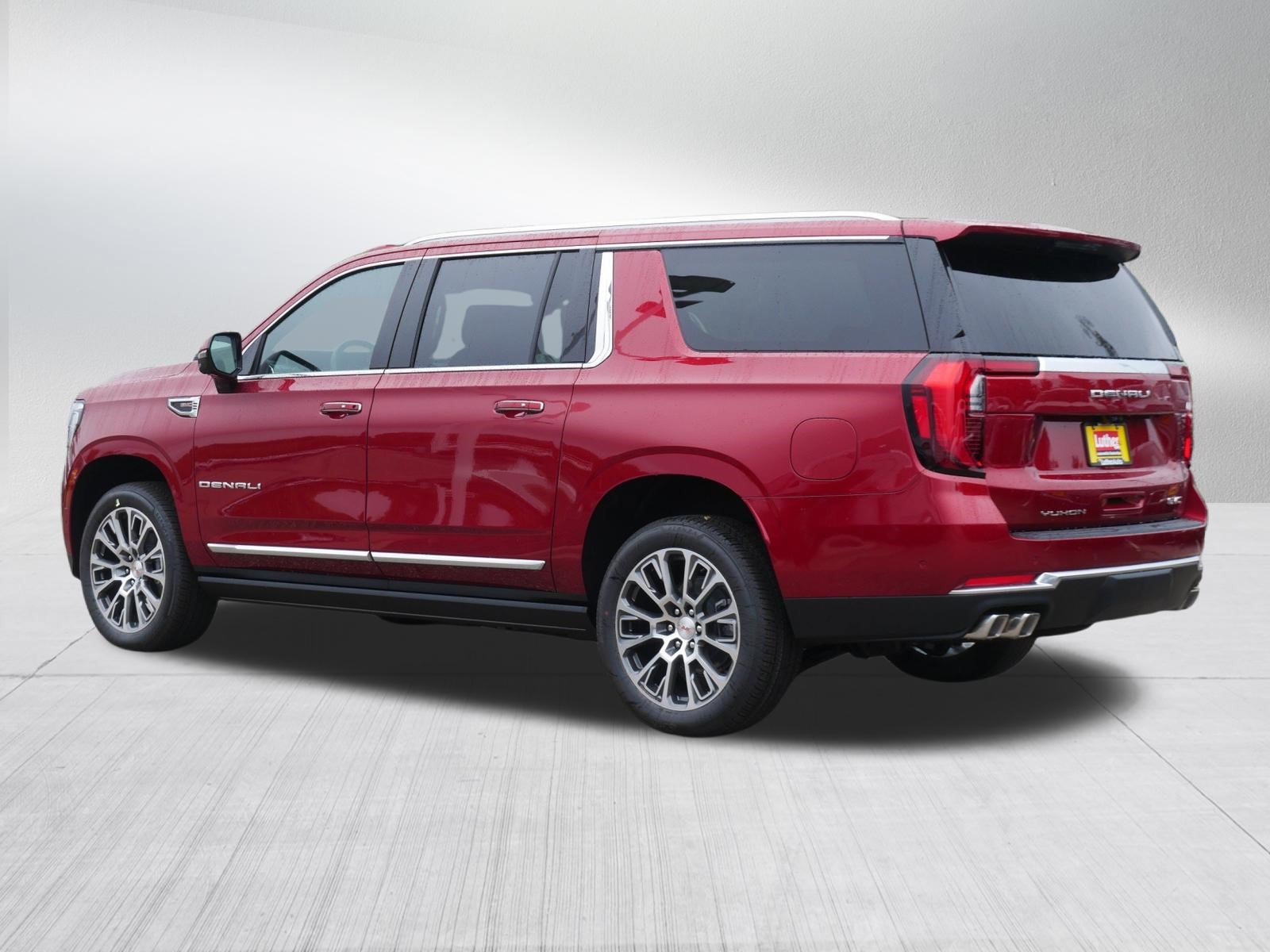 New 2026 GMC Yukon XL Denali w/ Denali Reserve Package AWD/4WD image 2