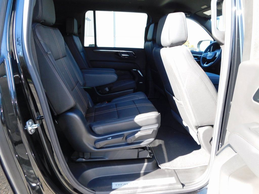 New 2025 Chevrolet Suburban High Country image 22