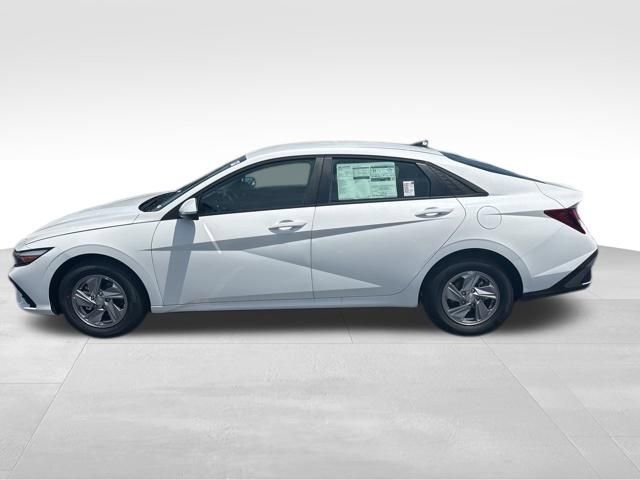New 2026 Hyundai Elantra SE FWD image 6