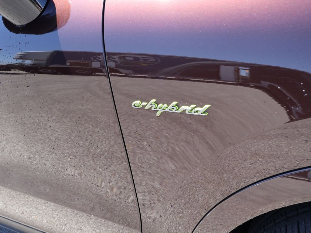 Used 2022 Porsche Cayenne Platinum Edition AWD/4WD image 16