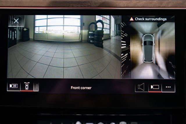 Used 2022 Audi e-tron S Prestige AWD/4WD image 32