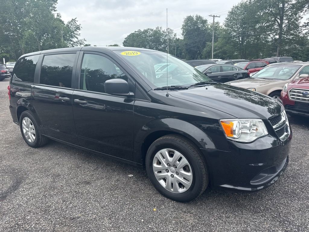 Used 2019 Dodge Grand Caravan SE image 1