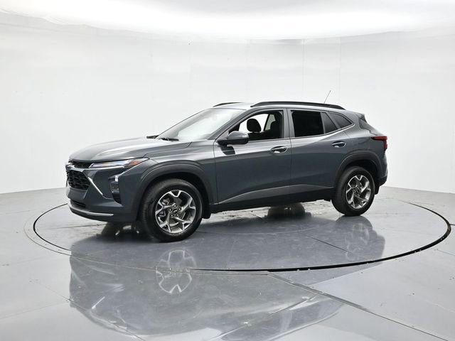 Used 2025 Chevrolet Trax LT w/ Driver Confidence Package FWD image 5
